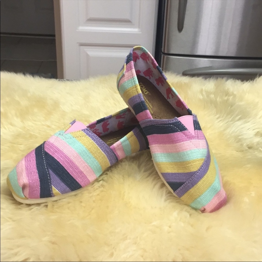 Multi colored Tom’s